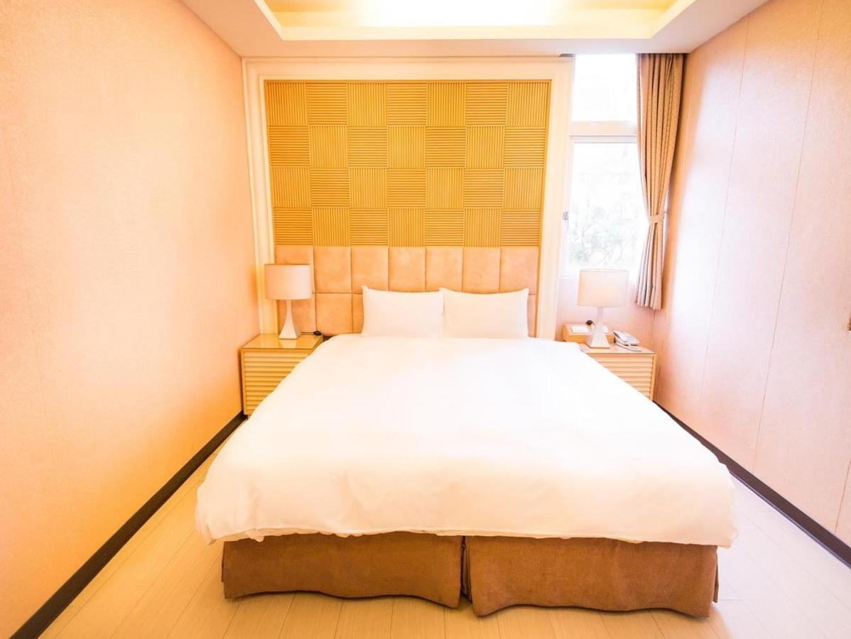 Aoike Hot Spring Hotel Джиаоси Екстериор снимка