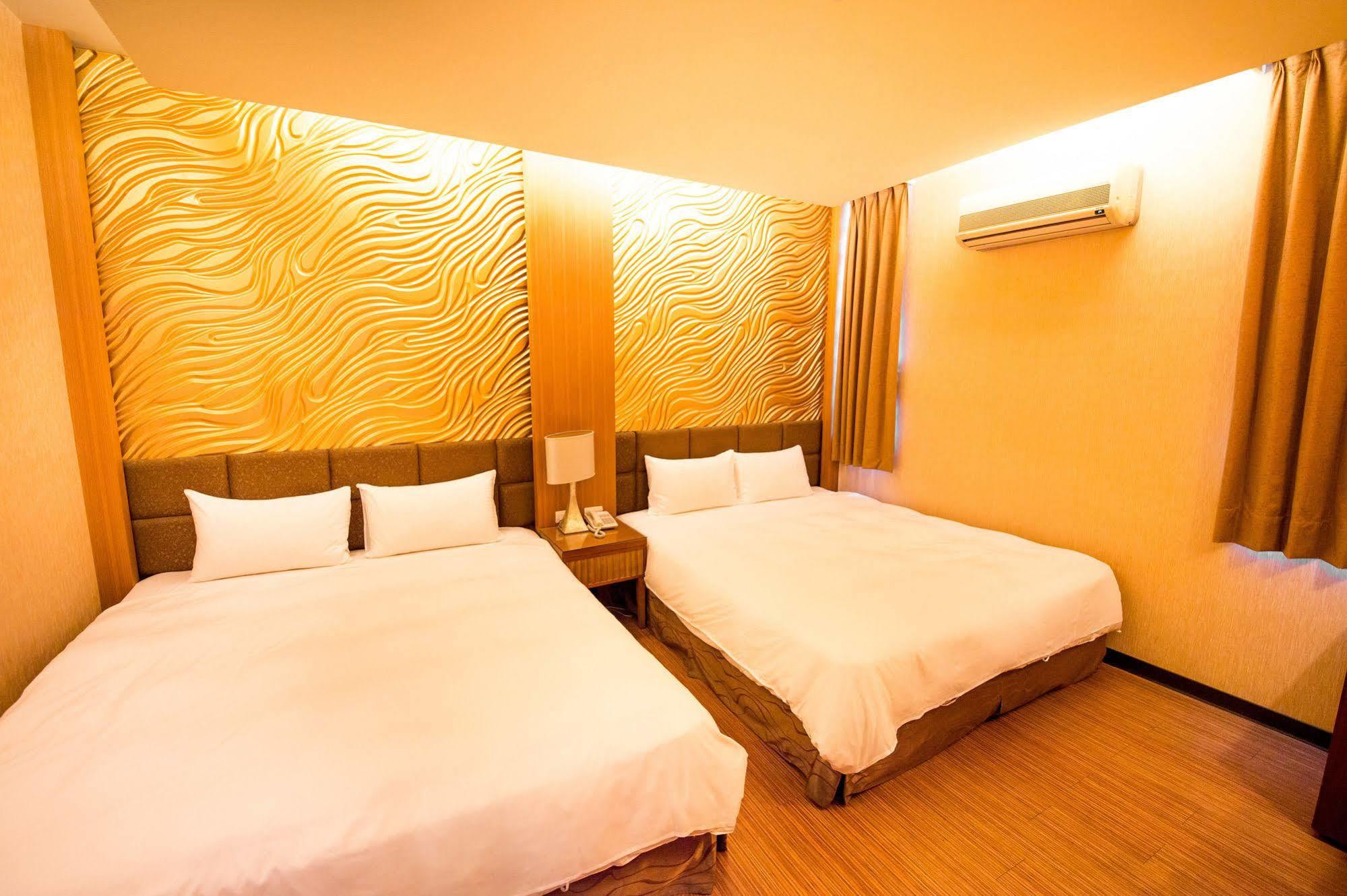 Aoike Hot Spring Hotel Джиаоси Екстериор снимка